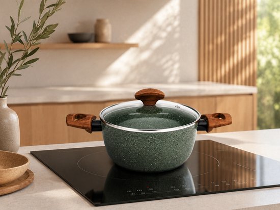TVS Natura Kookpan Inductie Ø20 cm – Keramische Kookpan met Glazen Deksel – PFAS-vrij – 100% Gerecycled Aluminium – Stay-Cool Grepen – Made in Italy