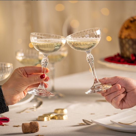 ​Bormioli Rocco Cocktailglazen America 20's - 220 ml - Set van 4 Vintage Cocktailglazen - Kristalhelder Glaswerk - Duurzaam & Vaatwasserbestendig voor Cocktails en Mixdranken​